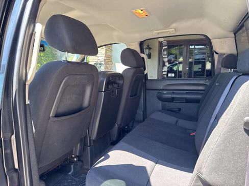 Used 2011 GMC Sierra 2500 SLE w/ SLE Preferred Package AWD/4WD image 12
