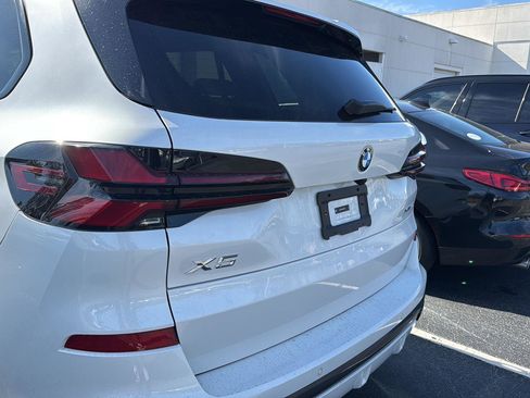 Used 2025 BMW X5 xDrive40i w/ M Sport Package image 8