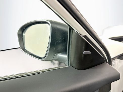 Used 2025 Nissan Altima 2.5 SV FWD image 16