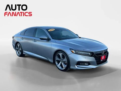 Used 2018 Honda Accord Touring image 8