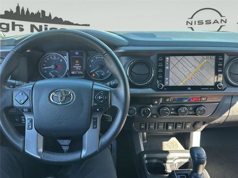 Used 2020 Toyota Tacoma TRD Sport w/ TRD Premium Sport Package image 18