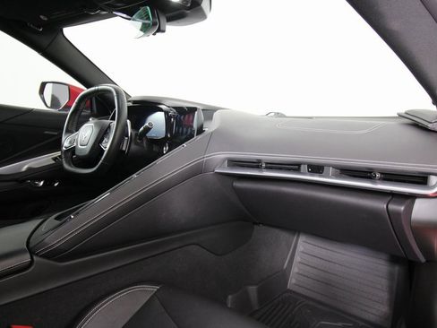 Used 2021 Chevrolet Corvette Stingray Coupe w/ Z51 Performance Package image 21