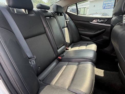 Used 2017 Nissan Maxima 3.5 SL FWD image 16