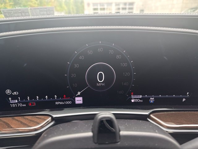 Certified 2024 Cadillac Escalade Sport Platinum w/ LPO, ONYX Package AWD/4WD image 24