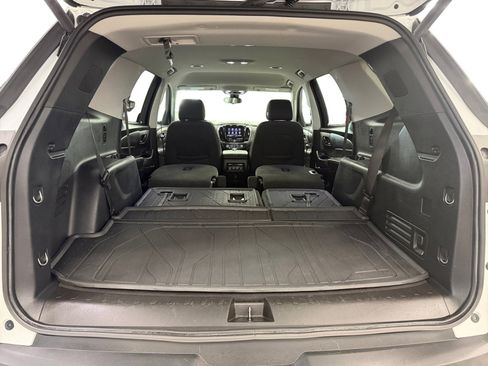 Used 2020 Chevrolet Traverse LT w/ Driver Confidence II Package AWD/4WD image 28