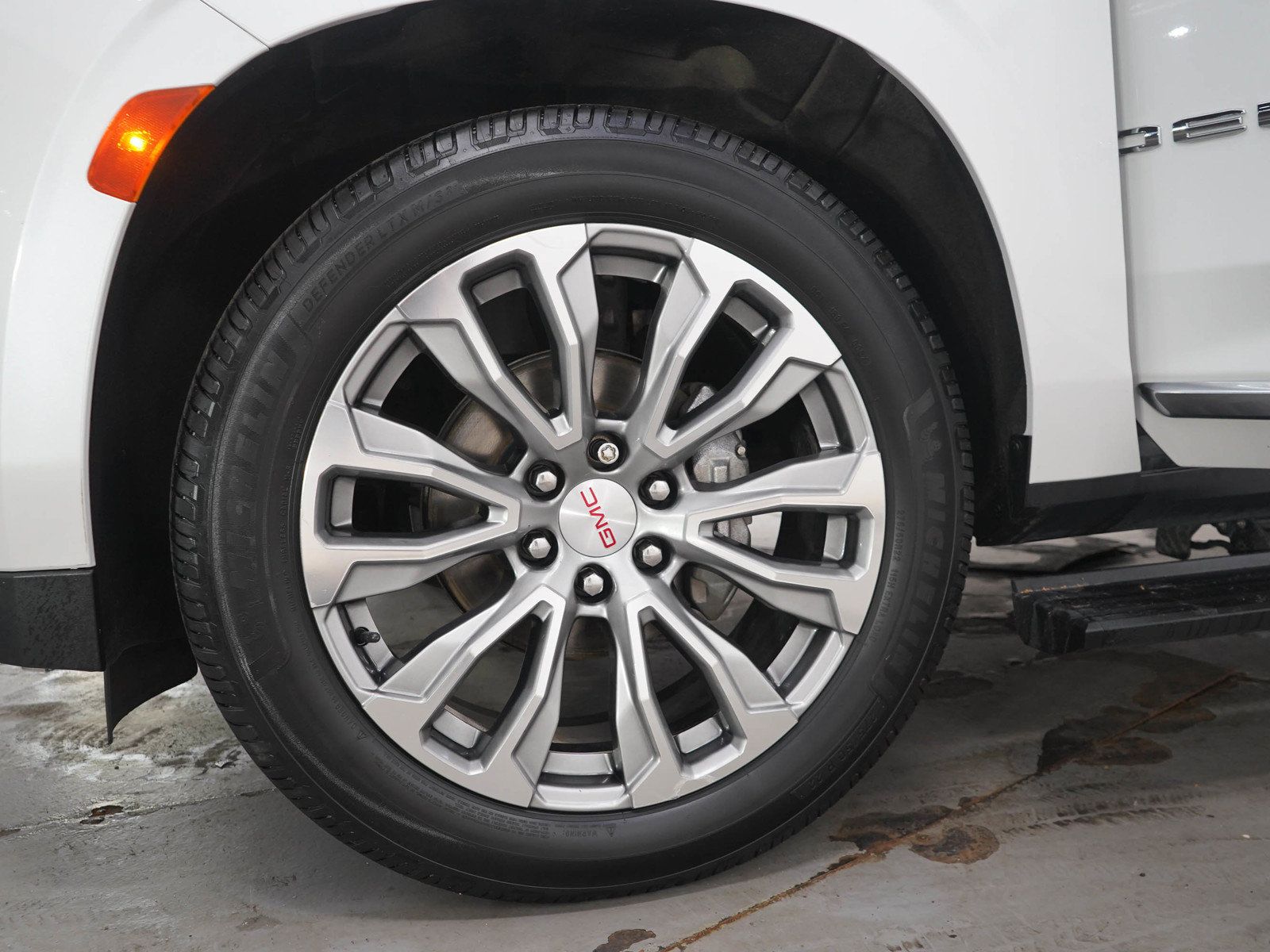Used 2021 GMC Yukon Denali w/ Denali Ultimate Package AWD/4WD image 34