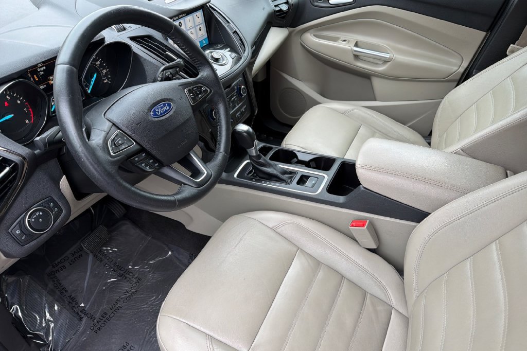Used 2017 Ford Escape Titanium FWD image 8