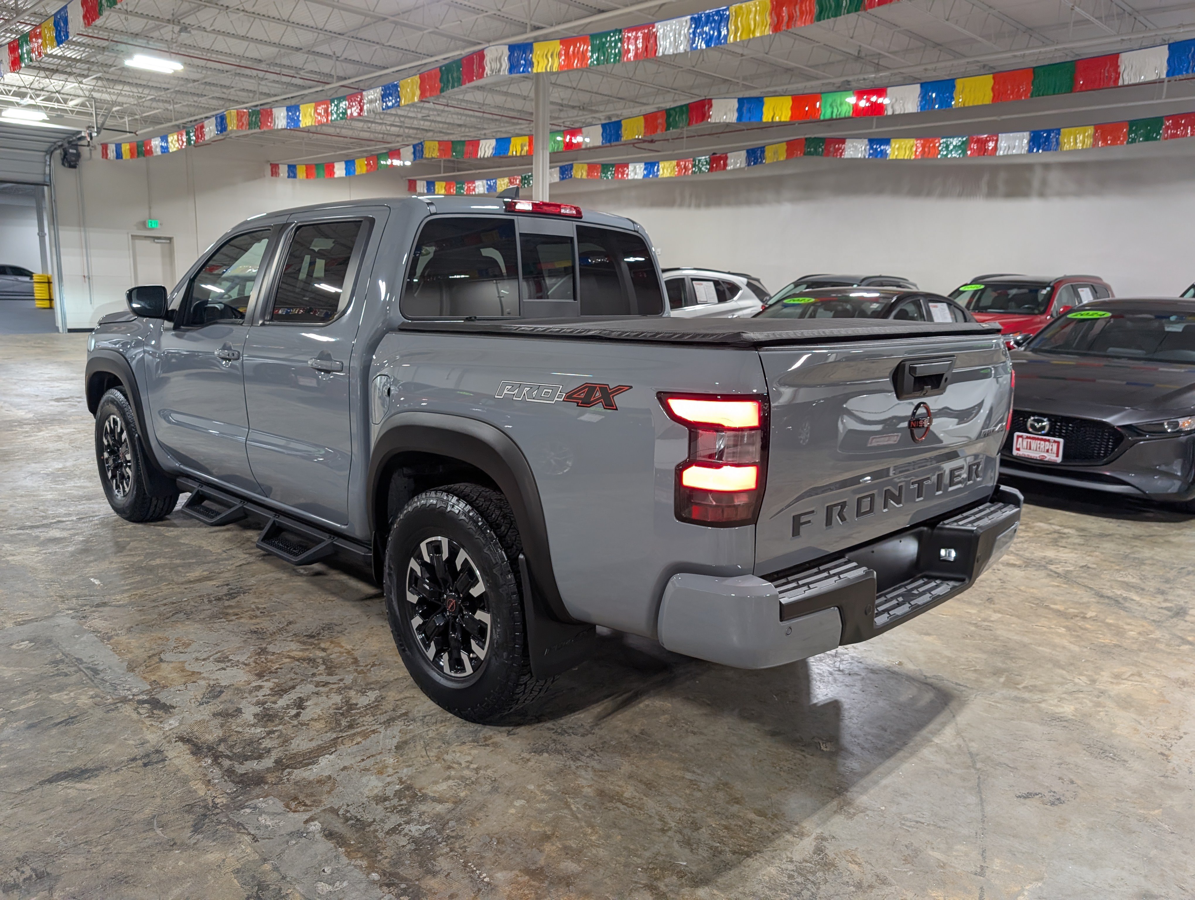 Used 2022 Nissan Frontier PRO-4X w/ Technology Package AWD/4WD image 5