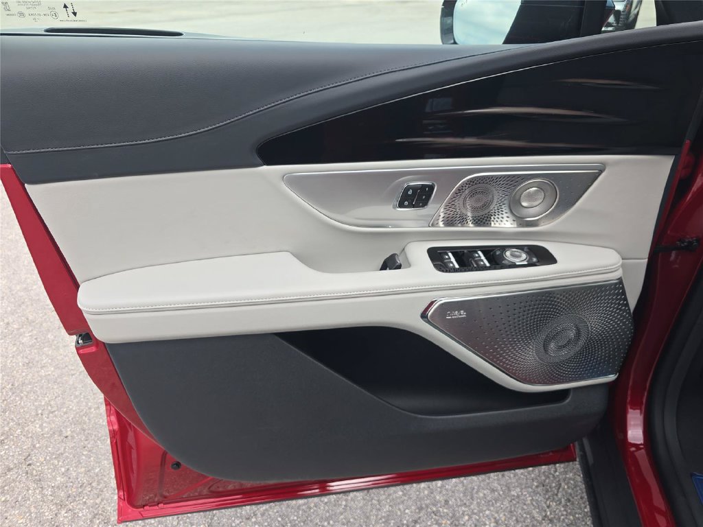 New 2026 Lincoln Nautilus Reserve AWD/4WD image 13