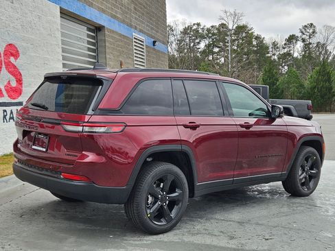 New 2025 Jeep Grand Cherokee Limited w/ Luxury Tech Group II image 7