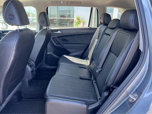 Used 2022 Volkswagen Tiguan SE AWD/4WD image 27