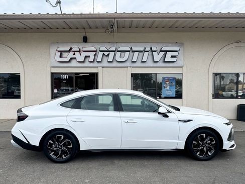 Used 2024 Hyundai Sonata SEL FWD image 3