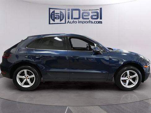 Used 2018 Porsche Macan AWD/4WD image 6