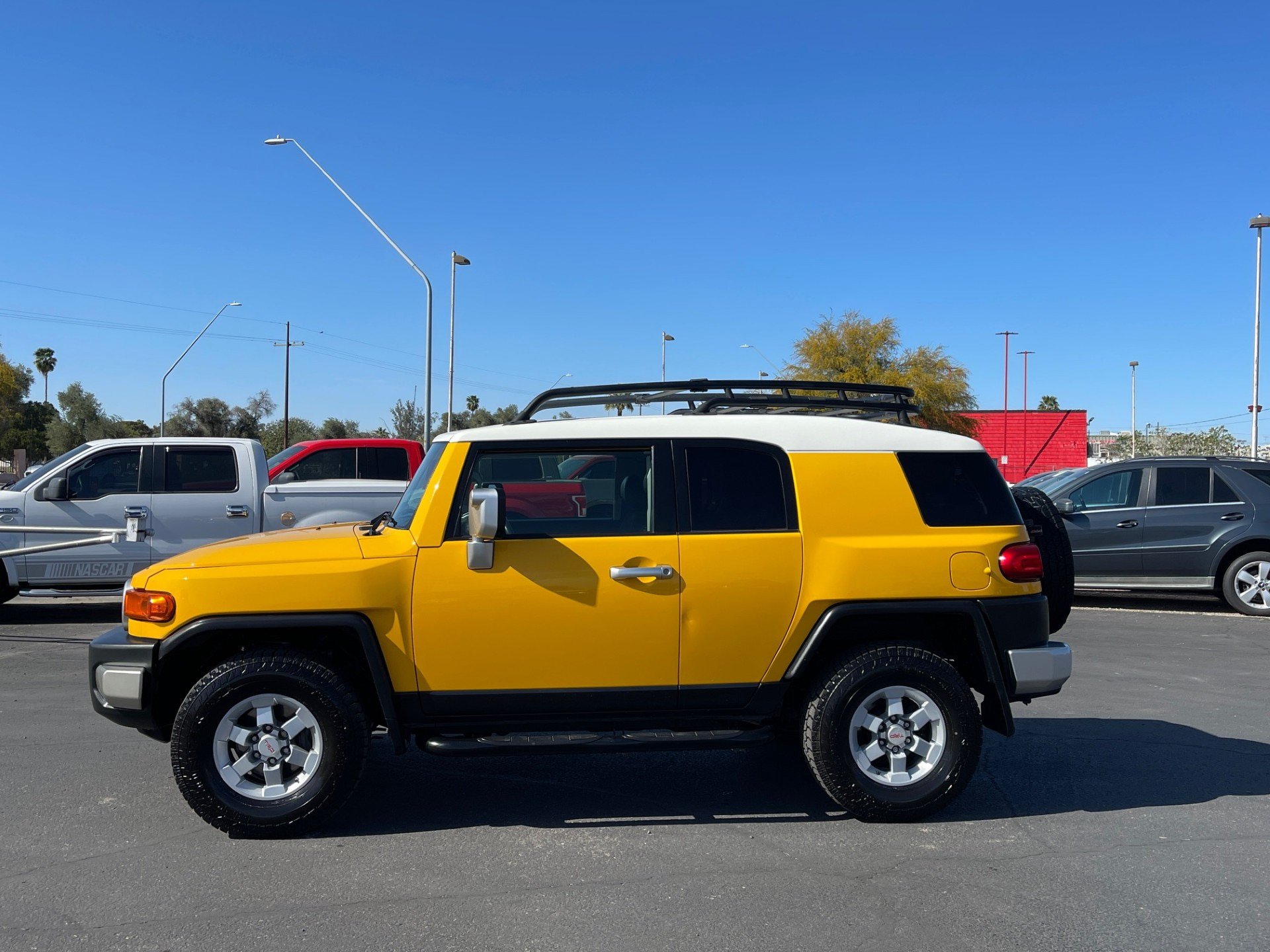 Used 2008 Toyota FJ Cruiser 4WD image 2