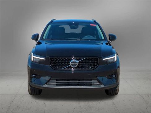 Used 2026 Volvo XC40 B5 Plus w/ Protection Package Premier image 9
