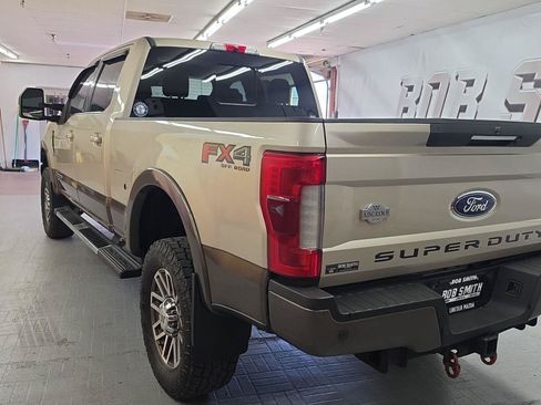 Used 2017 Ford F250 King Ranch w/ FX4 Off-Road Package AWD/4WD image 4