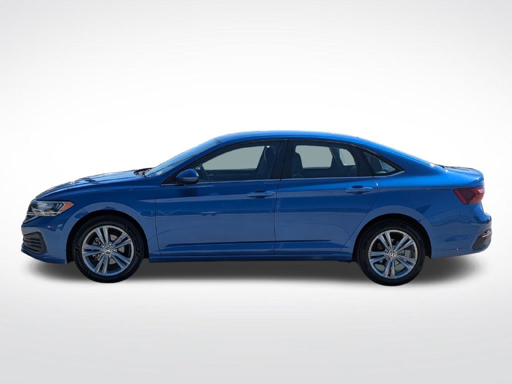 Used 2024 Volkswagen Jetta SE FWD image 6