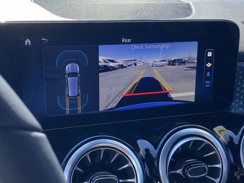 Certified 2025 Mercedes-Benz GLB 250 image 29