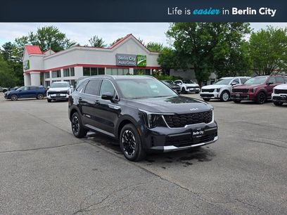 New 2025 Kia Sorento S