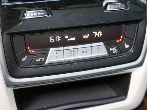 Used 2021 BMW X5 M50i w/ Executive Package image 21