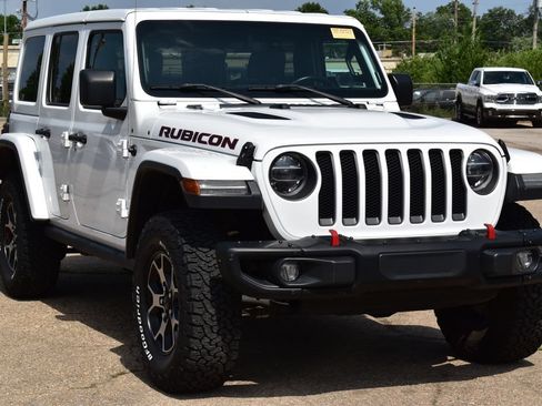Used 2018 Jeep Wrangler Unlimited Rubicon AWD/4WD image 3