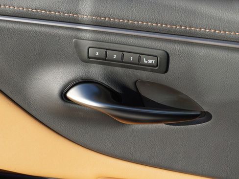 Certified 2024 Lexus ES 350 w/ Premium Package image 21