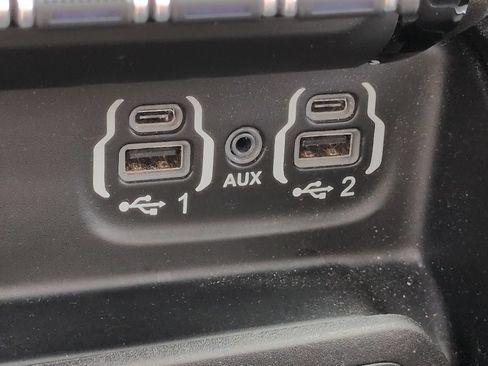 Used 2020 RAM 1500 Laramie AWD/4WD image 22