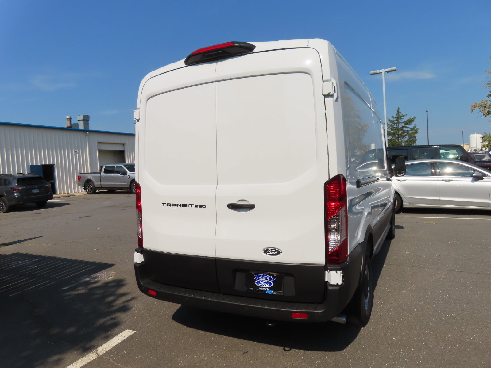 New 2027 Ford Transit 250 148 Medium Roof RWD image 4