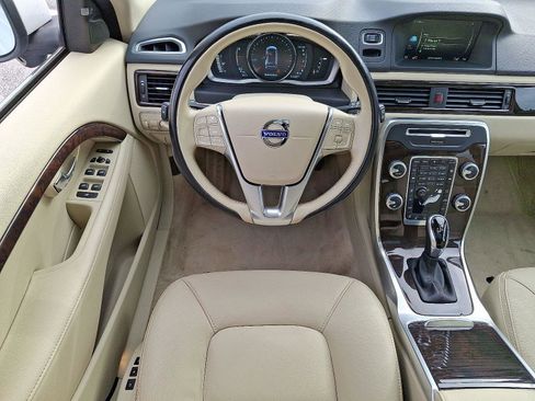 Used 2016 Volvo XC70 T5 Platinum w/ Climate Package image 11