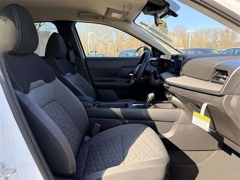 New 2026 Nissan Kicks SV image 10