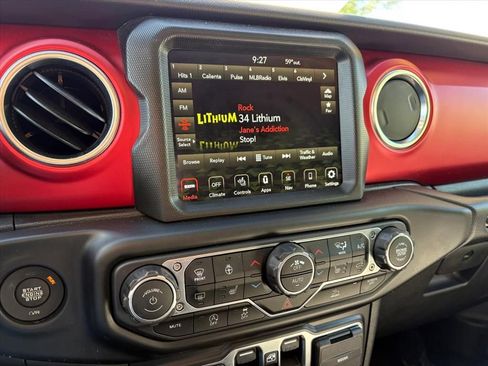 Used 2022 Jeep Gladiator Rubicon w/ LED Lighting Group AWD/4WD image 10