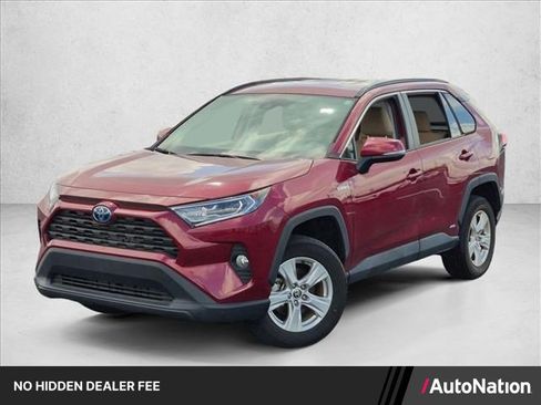 Used 2021 Toyota RAV4 XLE AWD/4WD image 1