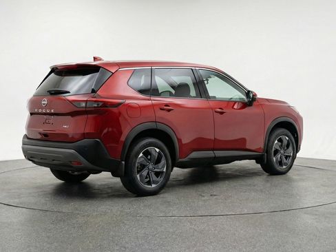 Used 2025 Nissan Rogue SV AWD/4WD image 9