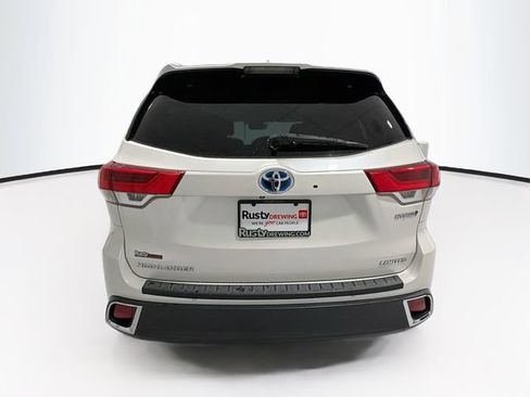Used 2019 Toyota Highlander Limited w/ Carpet Mat Package (TMS) AWD/4WD image 5