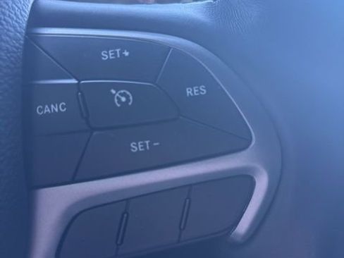 Used 2020 Jeep Grand Cherokee Altitude image 15