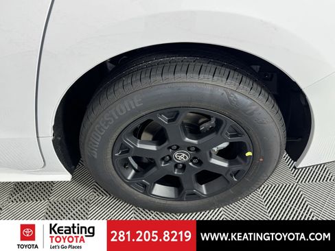 New 2026 Toyota Sienna XLE Woodland Edition AWD/4WD image 15