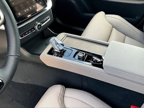 New 2026 Volvo XC90 B6 Ultra w/ Protection Package Premier image 21