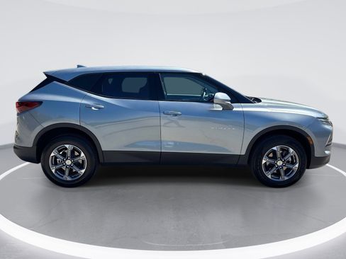 Used 2025 Chevrolet Blazer LT AWD/4WD image 9