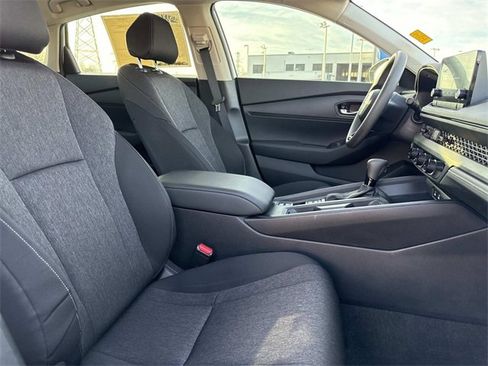 Used 2025 Honda Accord LX image 8