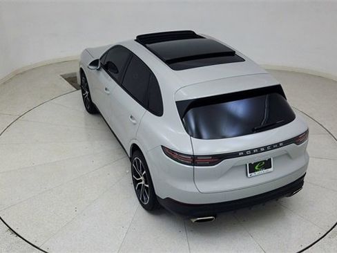 Used 2022 Porsche Cayenne image 79