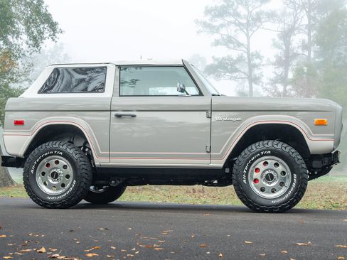 Used 2024 Ford Bronco Black Diamond AWD/4WD image 20