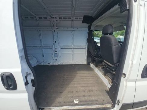 Used 2023 RAM ProMaster 2500 FWD image 9