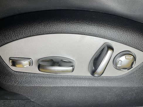 Certified 2024 Porsche Macan S AWD/4WD image 18