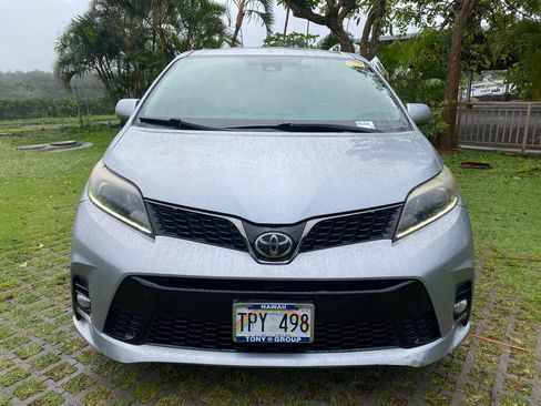 Used 2018 Toyota Sienna SE image 20