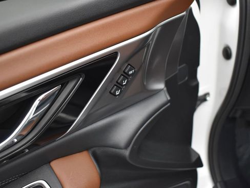 Used 2023 Subaru Outback Touring image 10