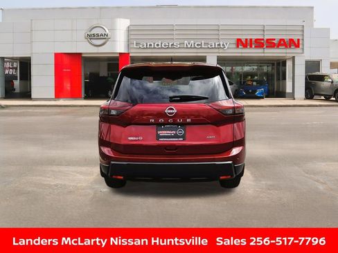 Used 2025 Nissan Rogue S image 5