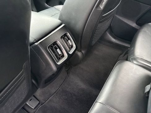 Used 2024 Kia Sorento S image 34