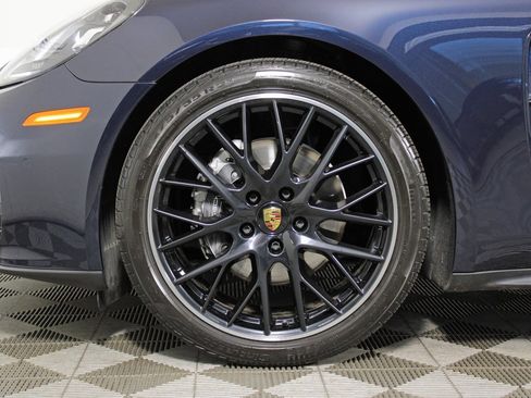 Used 2023 Porsche Panamera 4 Platinum Edition w/ Assistance Package image 39