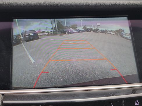 Used 2017 Cadillac XT5 FWD image 19