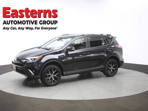 Used 2018 Toyota RAV4 SE image 44